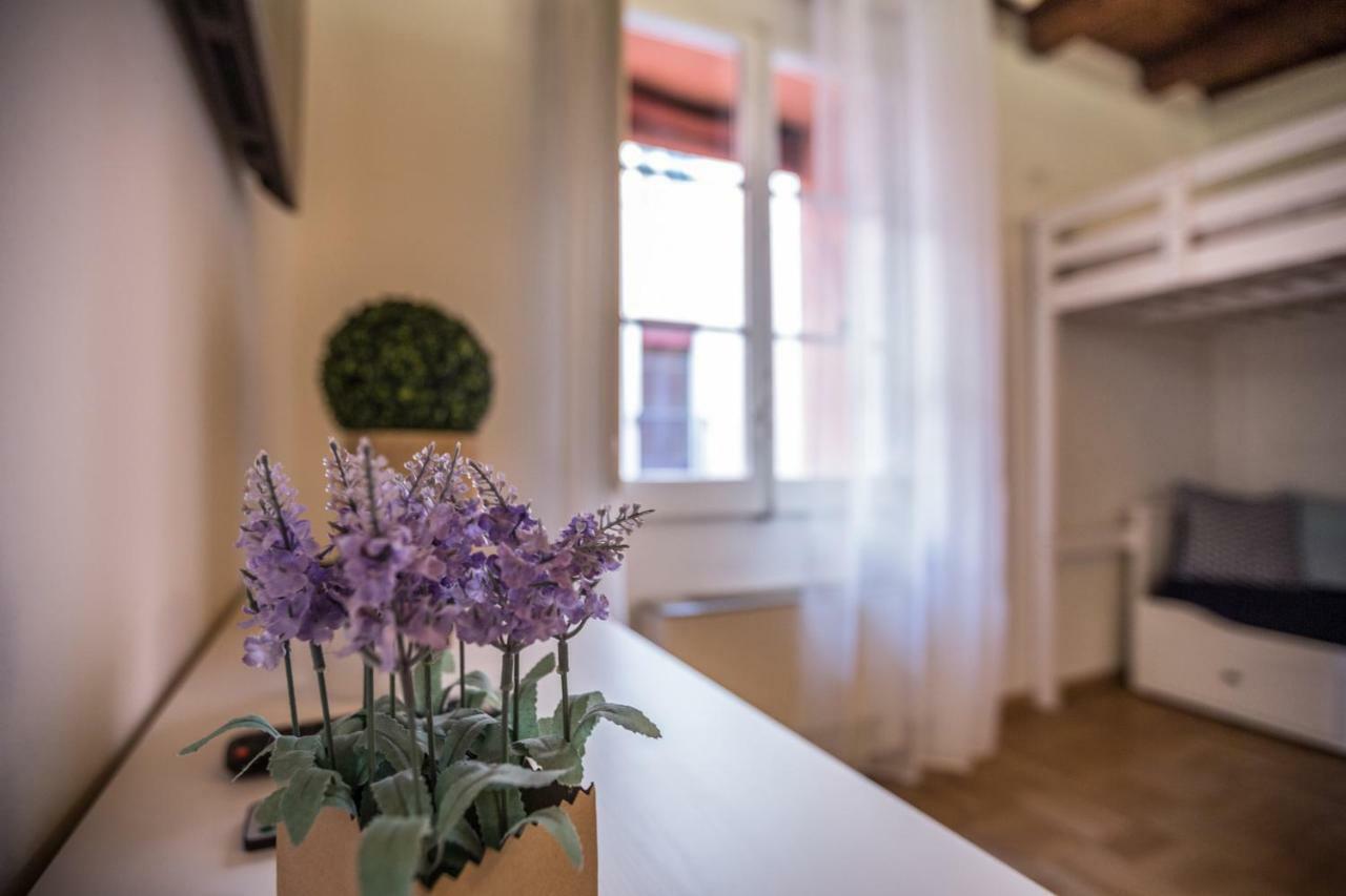 بولونيا Palazzo Bocchi - The Place Apartments المظهر الخارجي الصورة